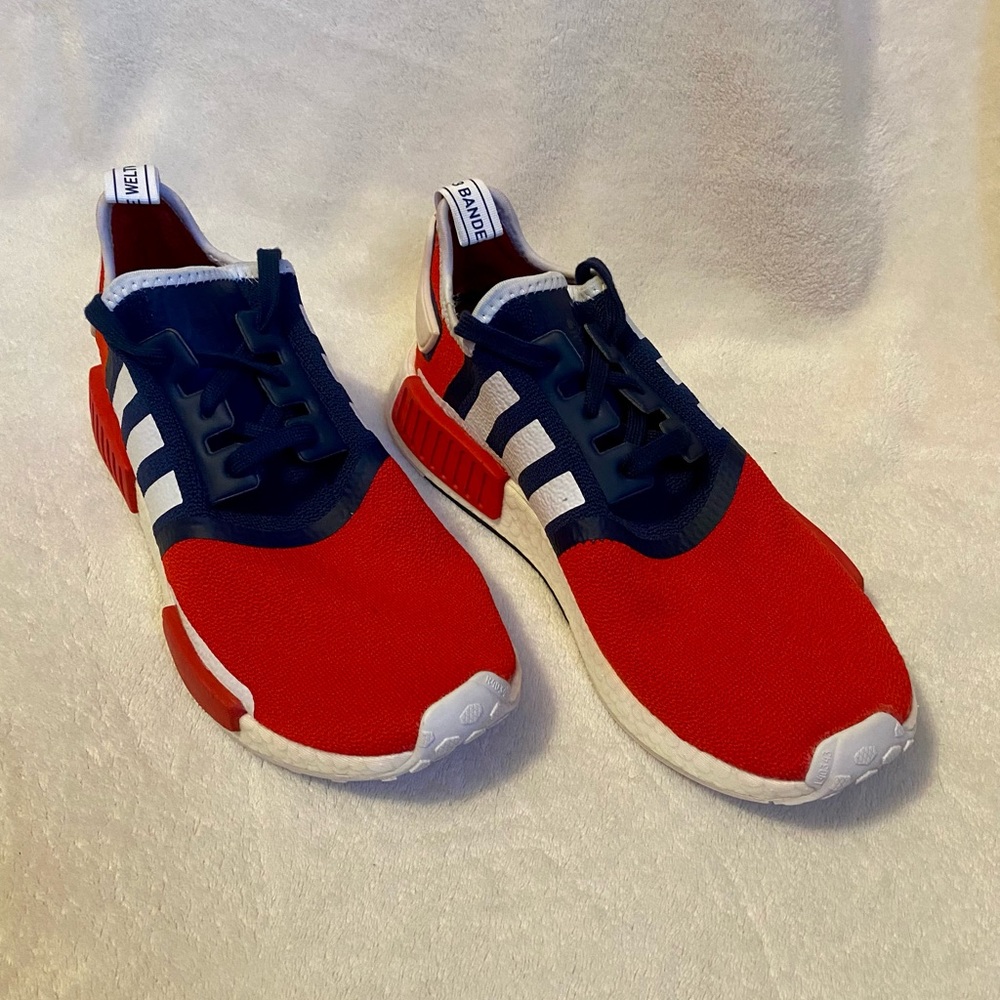 Men’s Adidas NMD_R1 Tennis Shoes. Size 10 (M)